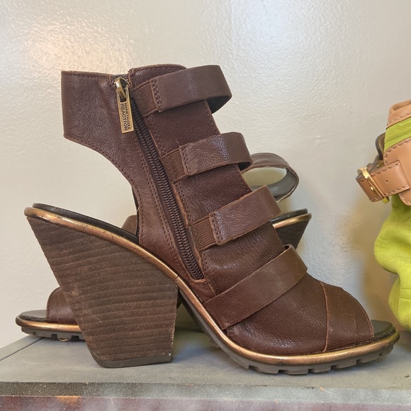 Reaction Kenneth Cole Brown leather strappy booties sandals 9.5 - Picture 6 of 13